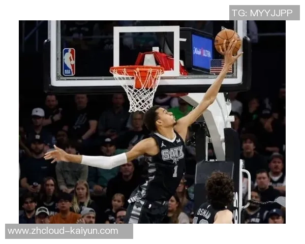 文班亚马首场比赛表现耀眼五次盖帽并成功隔扣字母哥引发热议